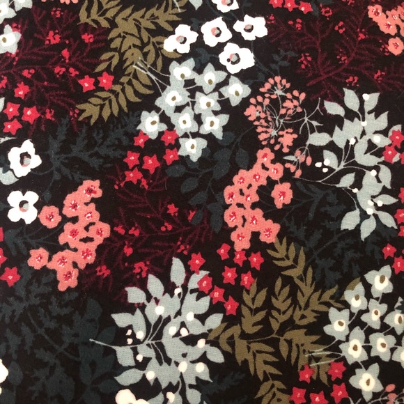 Loft Mock Neck Floral Top - Picture 4 of 4